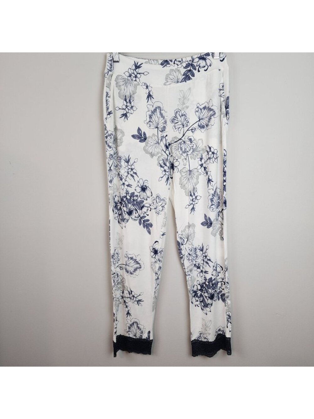 Soma Cool Nights Lace Trim Ankle Pajama Pants Floral Pockets sz XS New